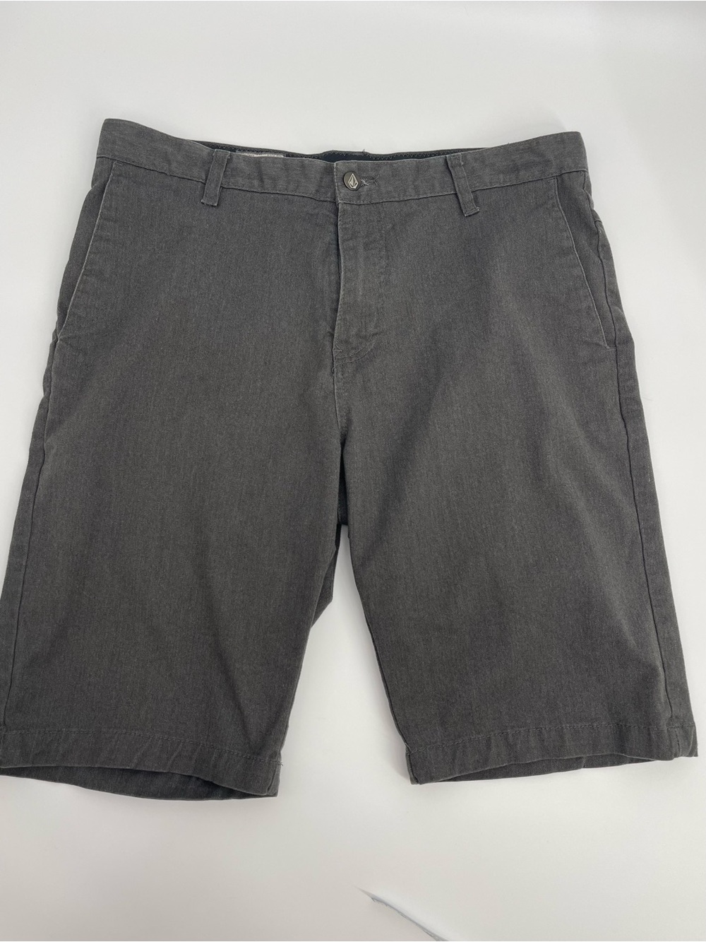 Volcom Men's 33 Flat Front Shorts Surf Skater Effortless Minimalist Classic